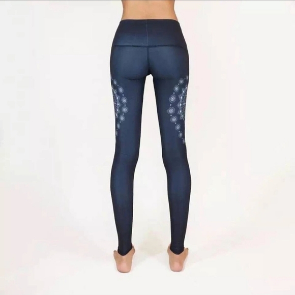 TCLC BLUE mandala print full lengthYoga waistband Leggings Size Small NWT - Picture 2 of 2